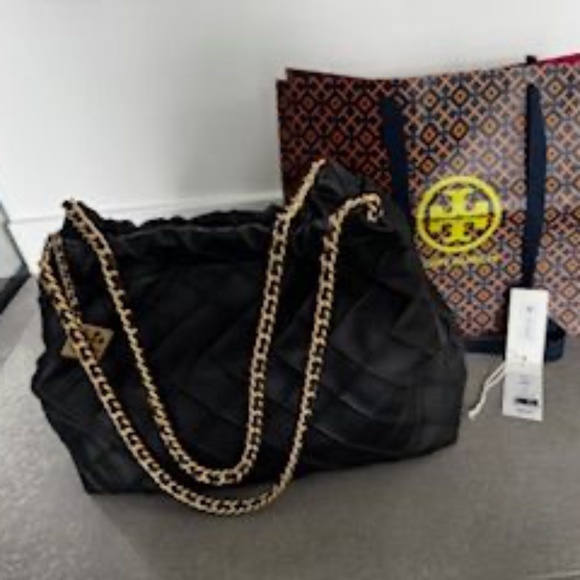 Tory Burch Handbags - TORY BURCH FLEMING SOFT HOBO BAG